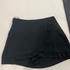 Black skort